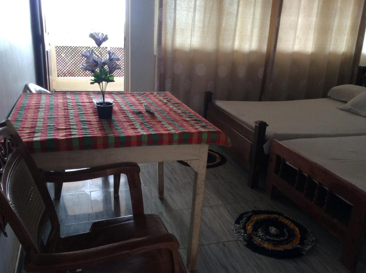 נגומבו New Rest House Sea View Hotel מראה חיצוני תמונה