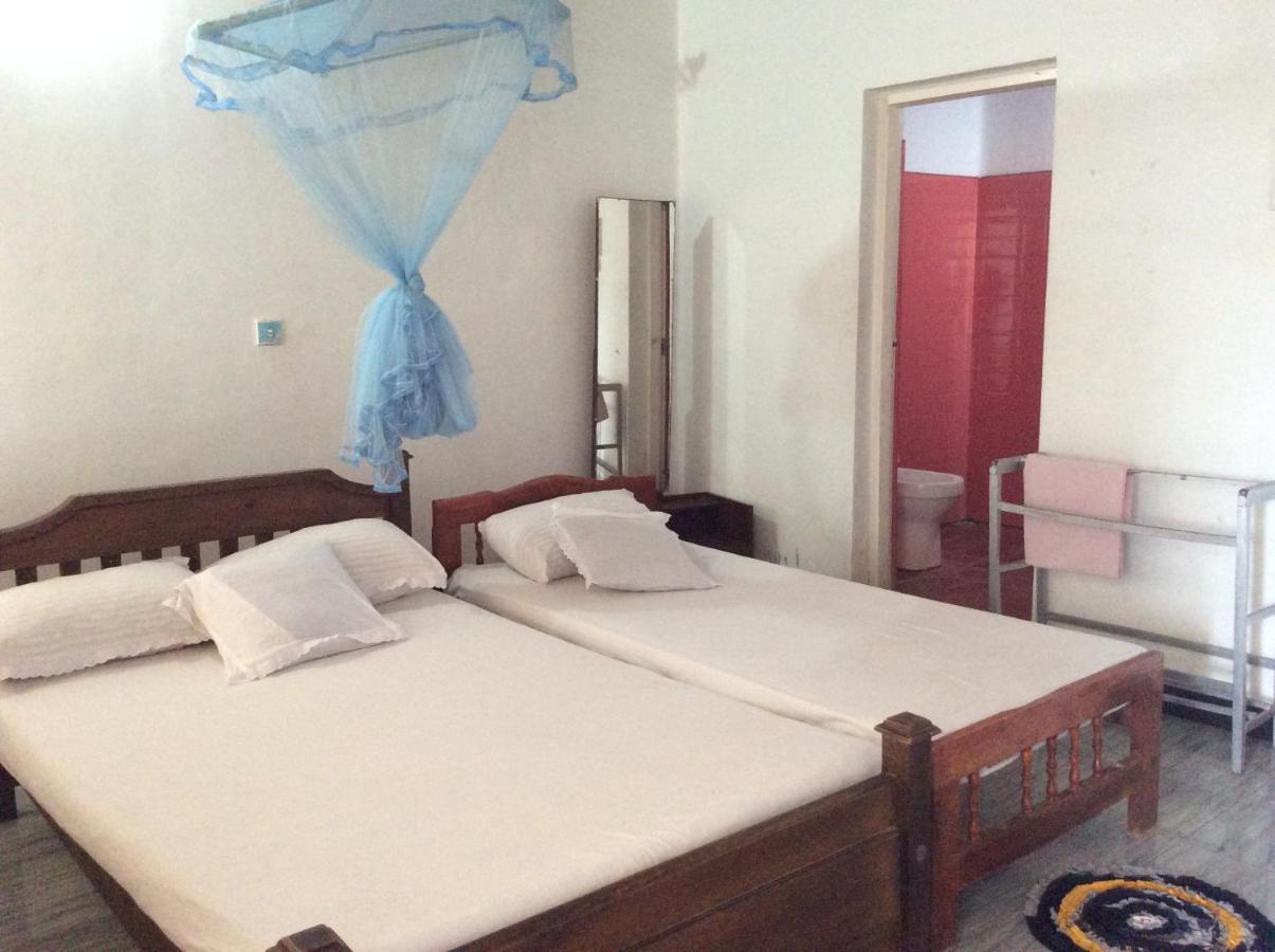 נגומבו New Rest House Sea View Hotel מראה חיצוני תמונה