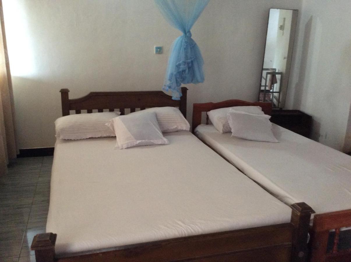 נגומבו New Rest House Sea View Hotel מראה חיצוני תמונה